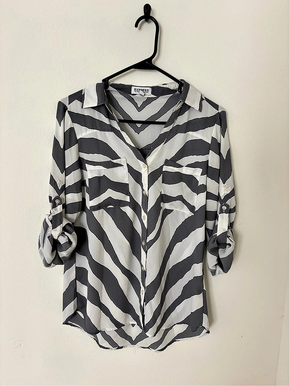 Express The Portofino Shirt Animal Print Button Down Gray & White Small